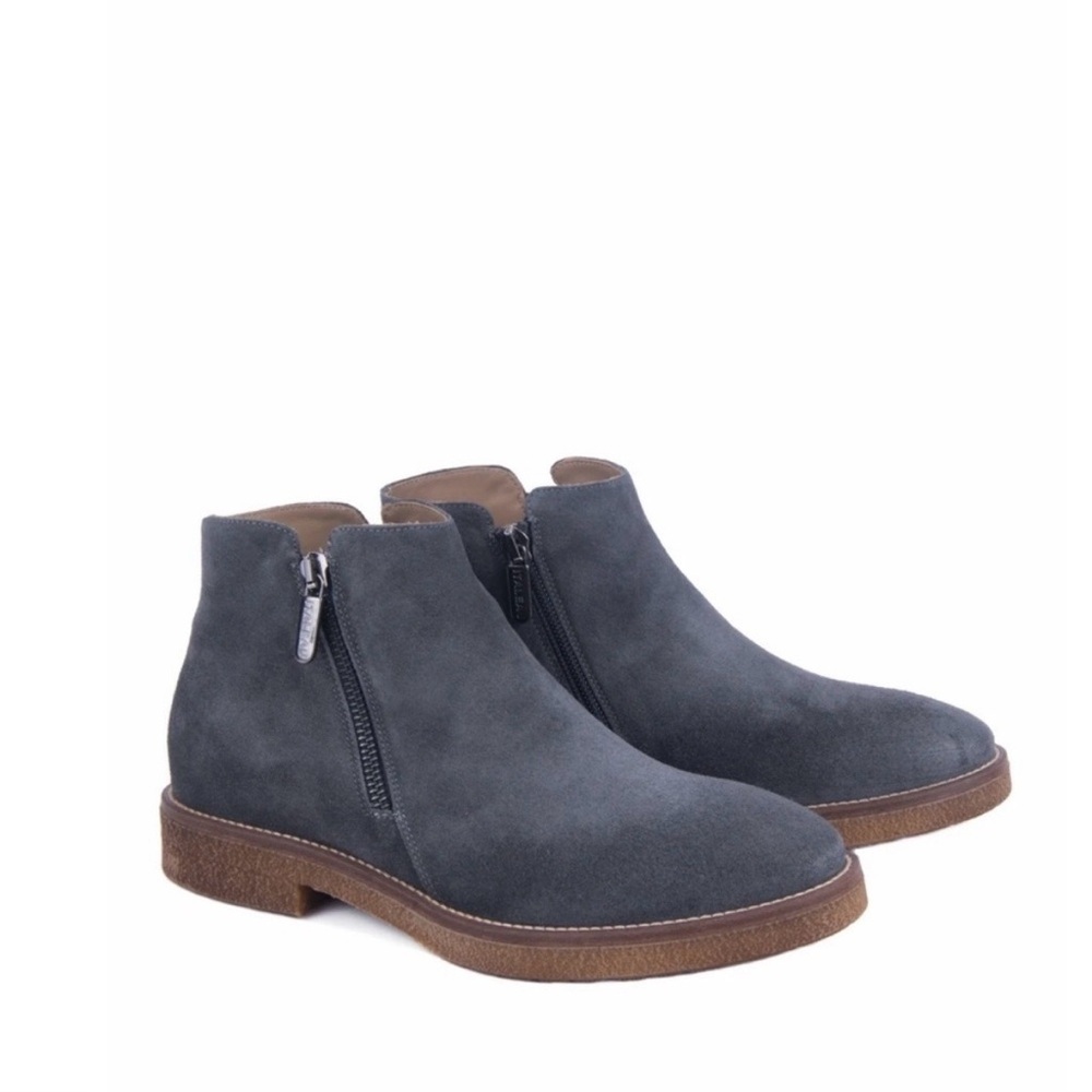 ITALEAU Waterproof Foliana Booties in navy suede NIB
